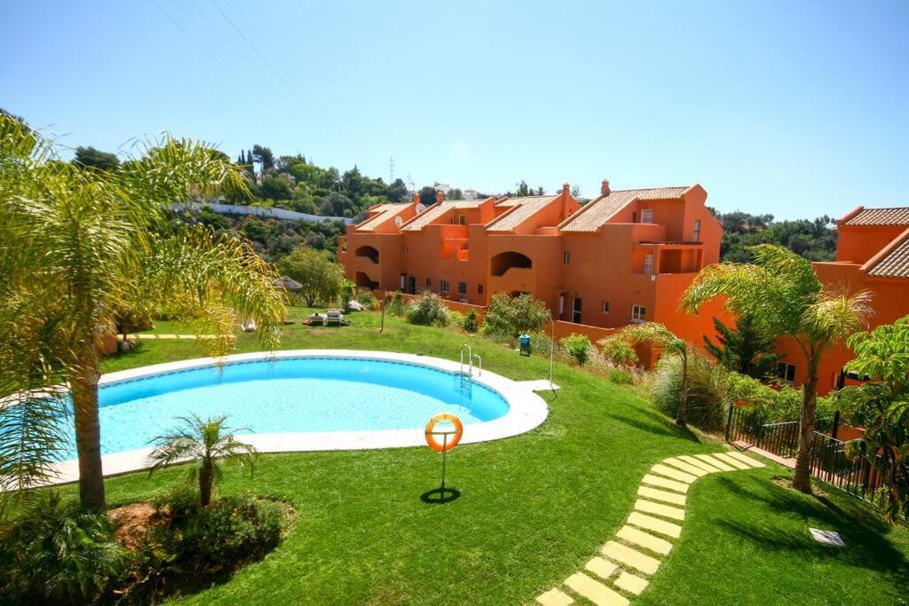 Lovely 2 Bedroom Apt Near Golf Los Lagos Elviria Marbella Luaran gambar