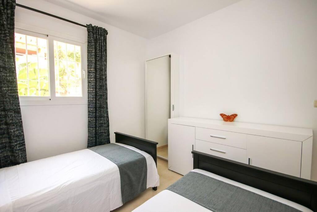 Lovely 2 Bedroom Apt Near Golf Los Lagos Elviria Marbella Luaran gambar