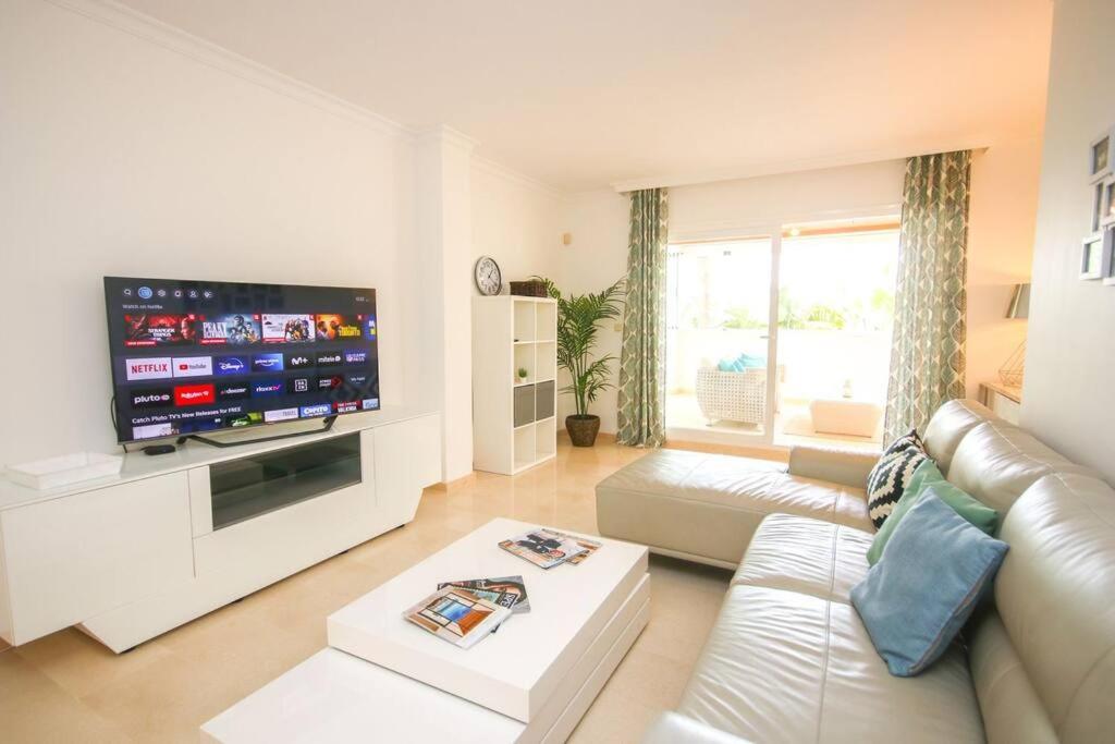 Lovely 2 Bedroom Apt Near Golf Los Lagos Elviria Marbella Luaran gambar