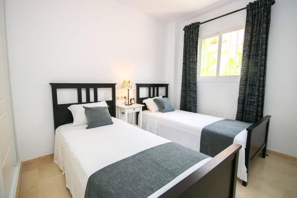 Lovely 2 Bedroom Apt Near Golf Los Lagos Elviria Marbella Luaran gambar
