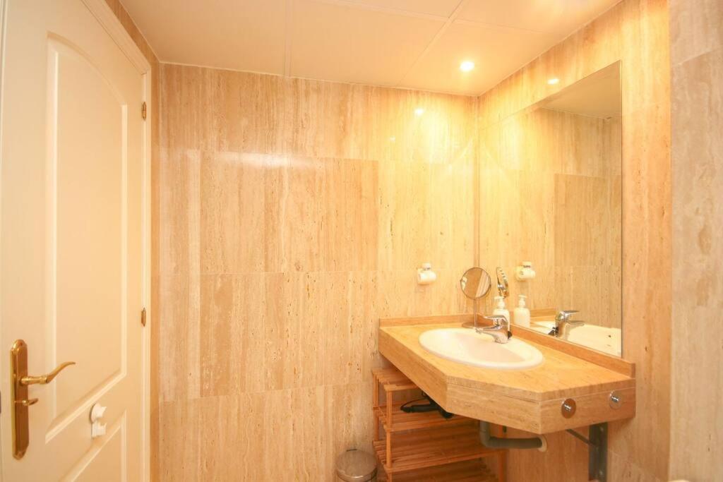 Lovely 2 Bedroom Apt Near Golf Los Lagos Elviria Marbella Luaran gambar