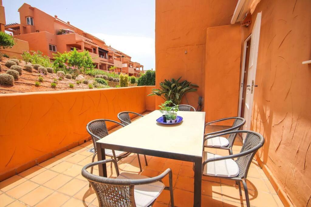 Lovely 2 Bedroom Apt Near Golf Los Lagos Elviria Marbella Luaran gambar