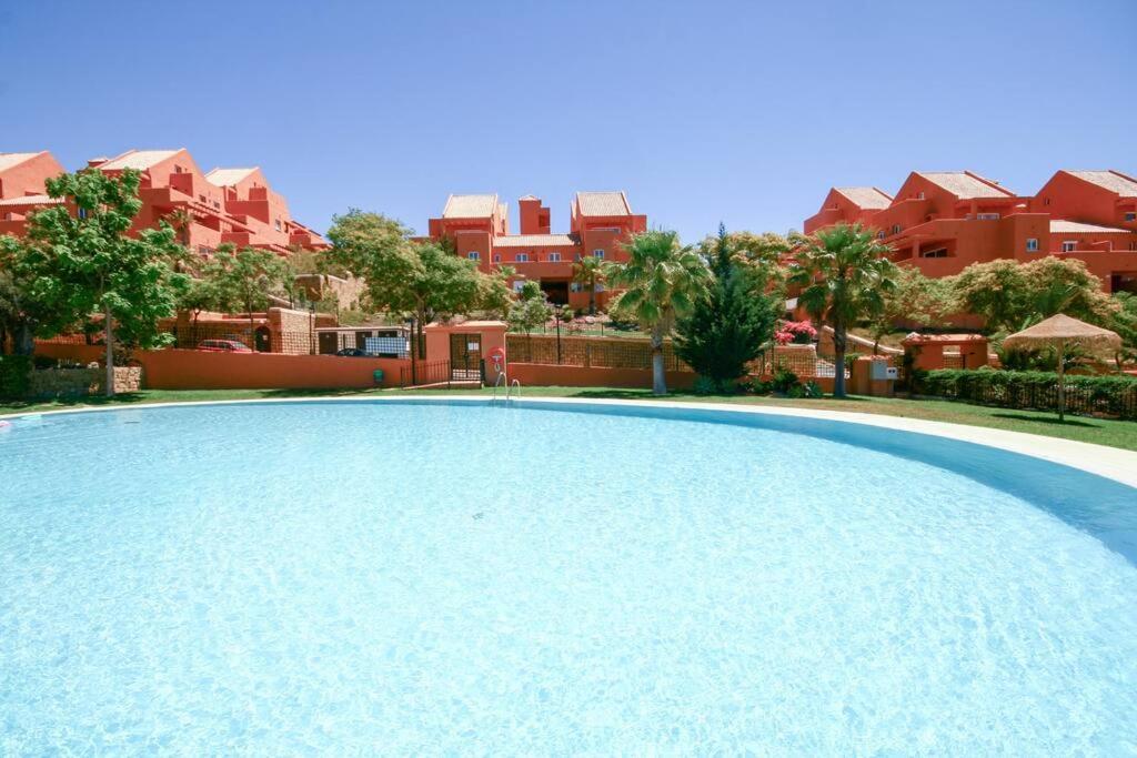Lovely 2 Bedroom Apt Near Golf Los Lagos Elviria Marbella Luaran gambar