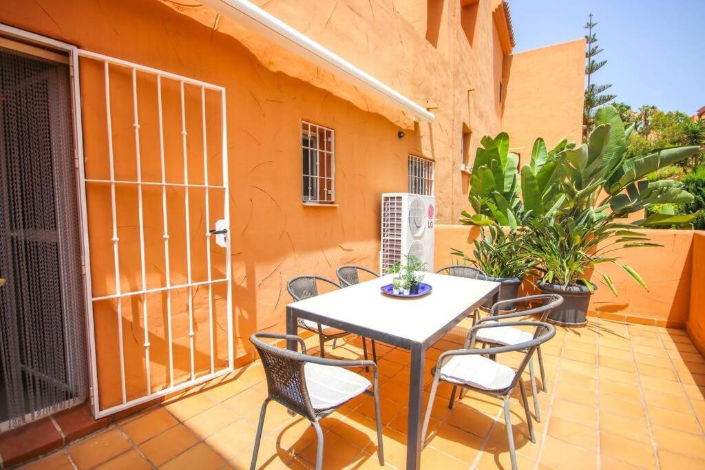 Lovely 2 Bedroom Apt Near Golf Los Lagos Elviria Marbella Luaran gambar